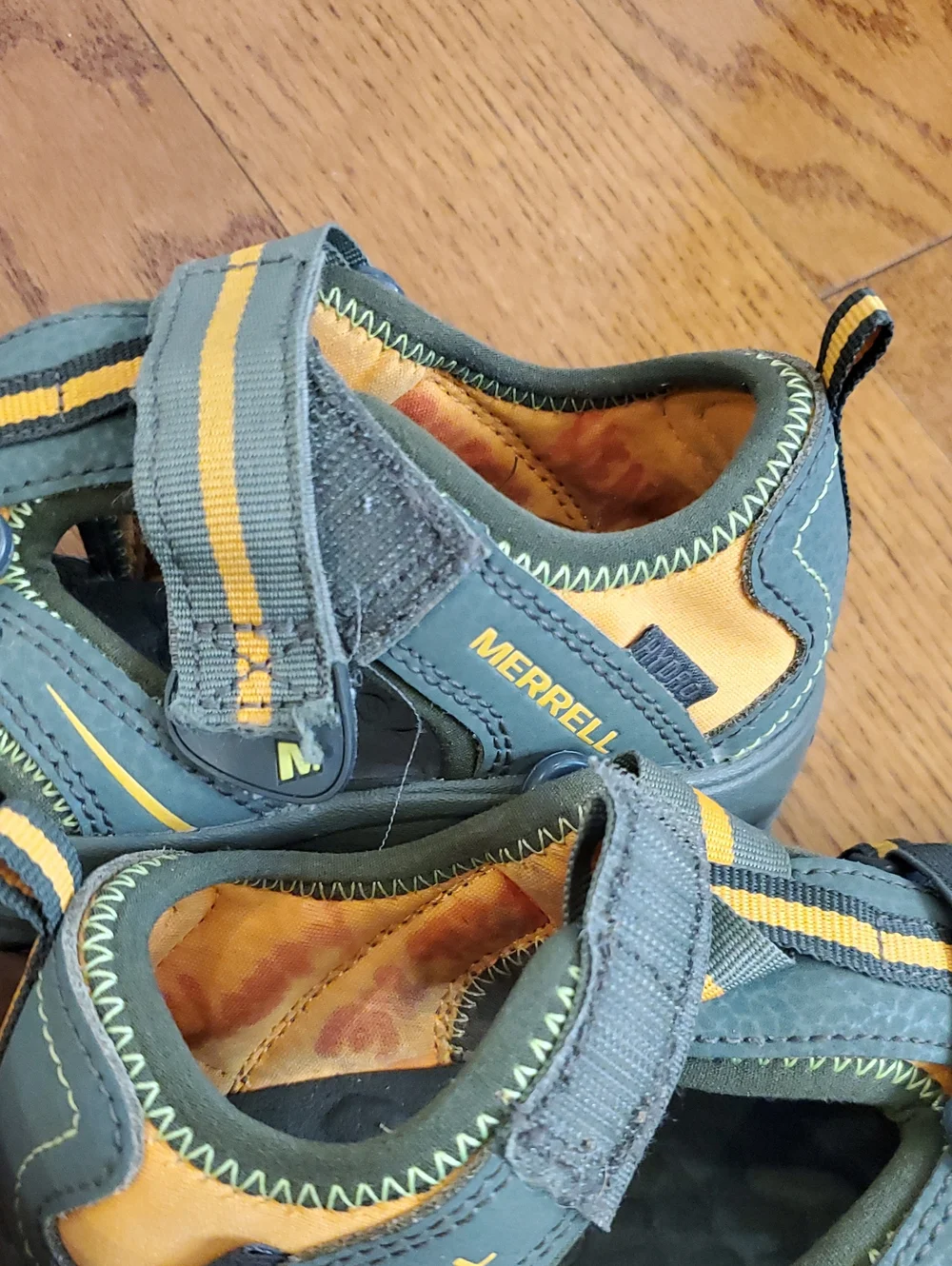 Merrell Kids Olive Green and Yellow Closed-Toe Sport Sandals Sz 13